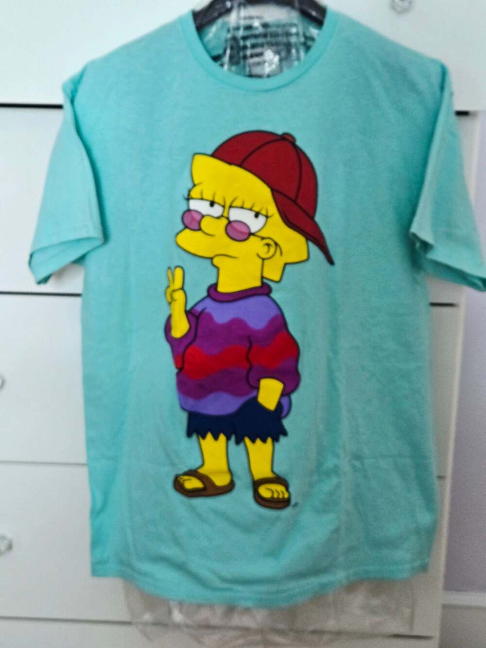 The Simpsons Cool Lisa Simpson Peace Fingers Celadon T-Shirt